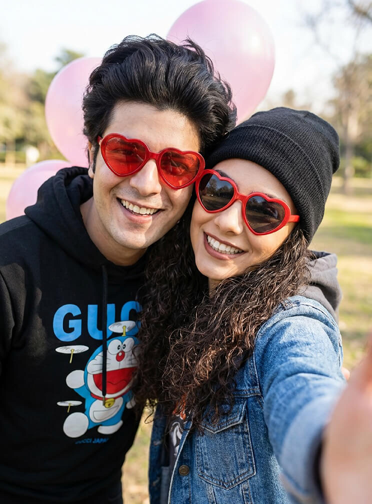 Try this fun Valentine's couple photoshoot idea for a memorable photo.