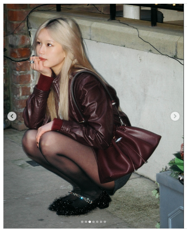 過年穿搭推薦五：美拉德深紅皮衣