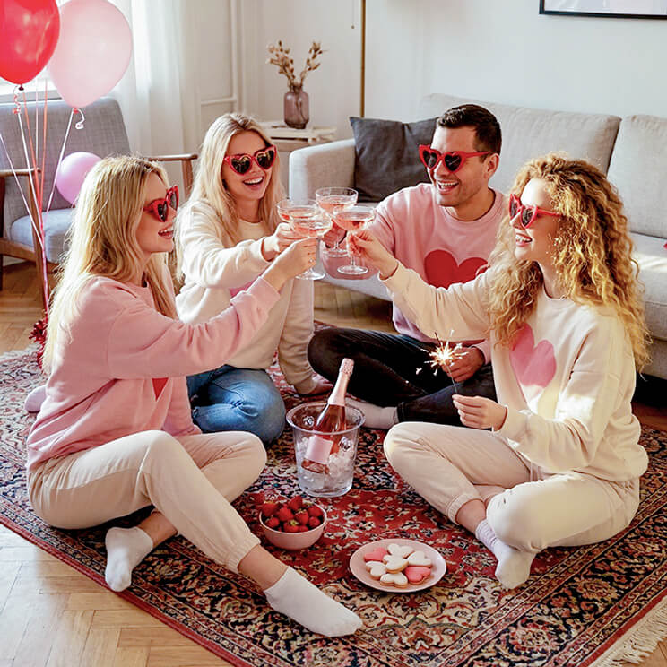 Try this photoshoot idea for Valentine's with your friends.
