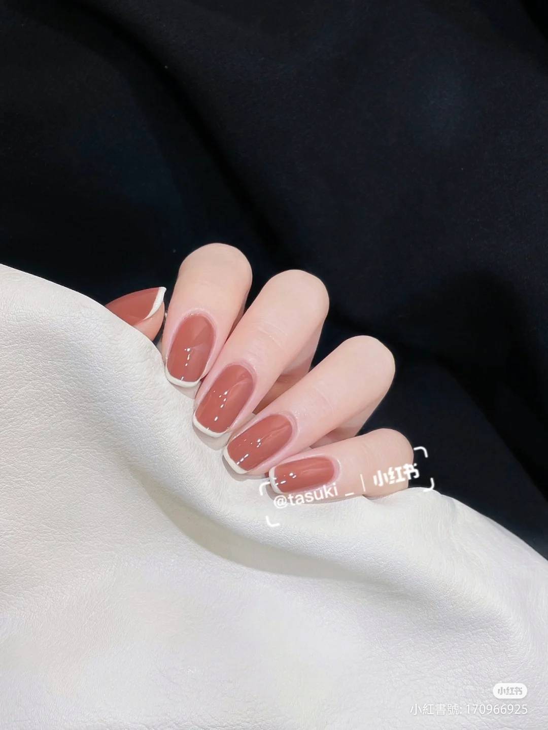 豆沙色美甲範本八：法式紅豆