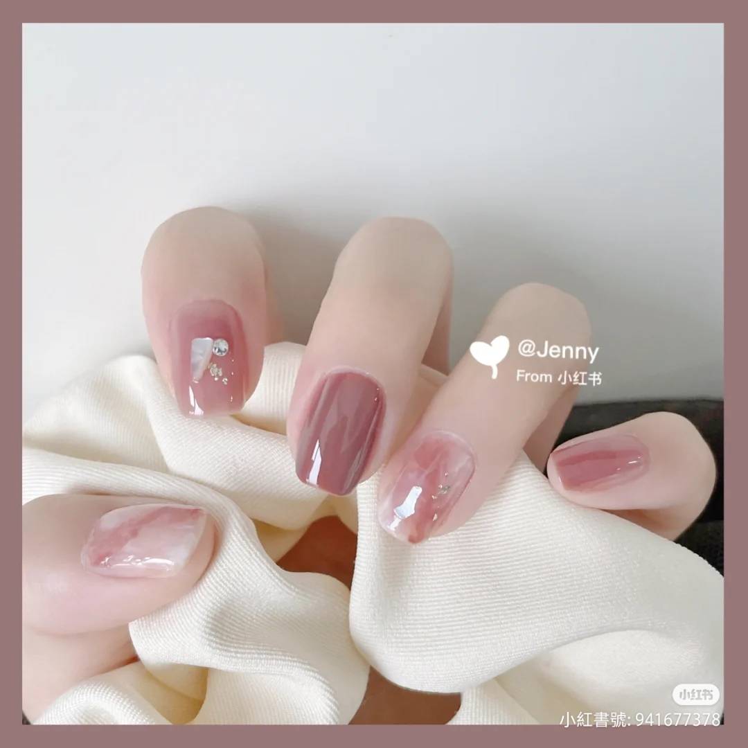 豆沙色美甲範本六：浪漫暈染