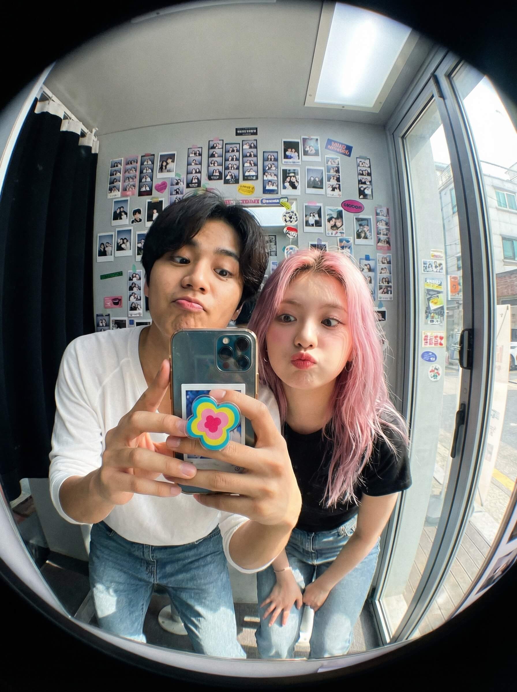 情侶桌布推薦四：拍貼機