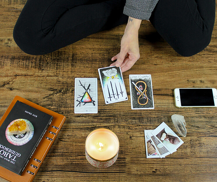 AI tarot reader will analyze tarot cards in seconds.