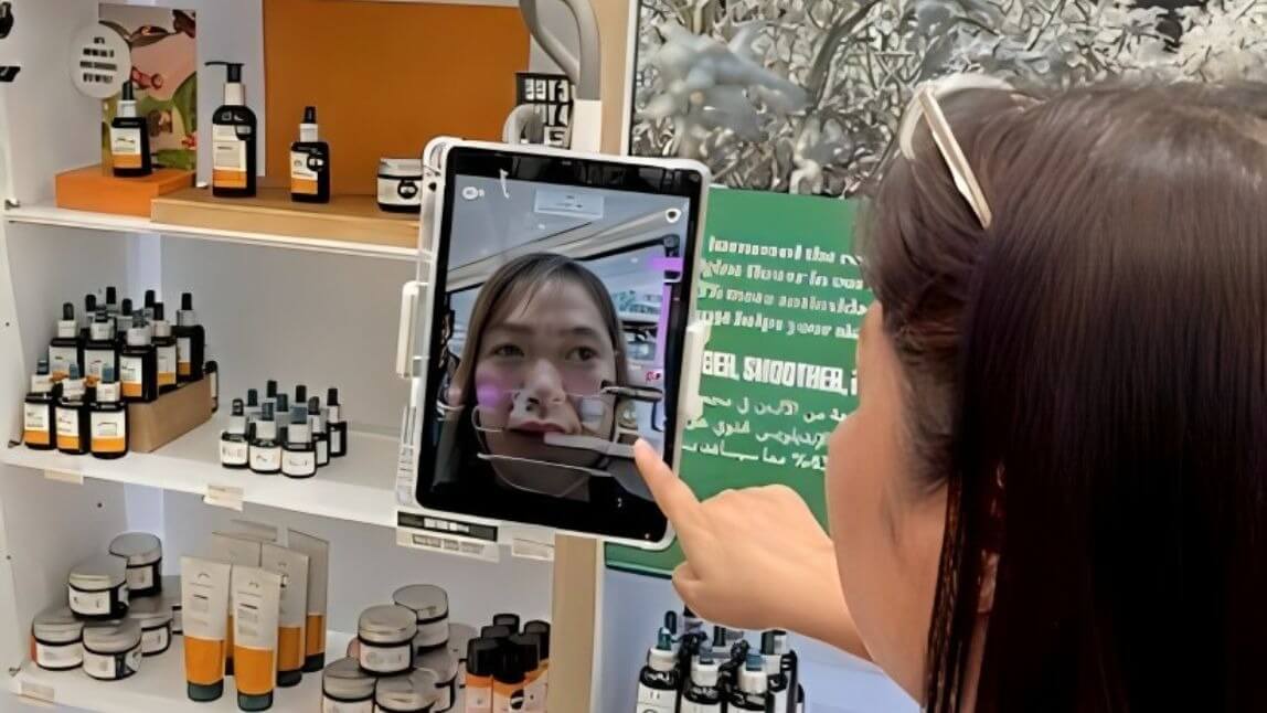 "경험이 데이터가 되는 순간" 공간 마케팅의 완성, AI 피부 진단 솔루션 스킨케어프로