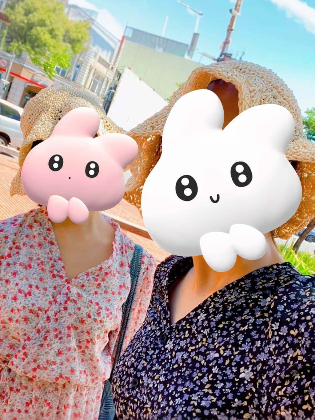 可愛いうさぎステッカーで顔隠し