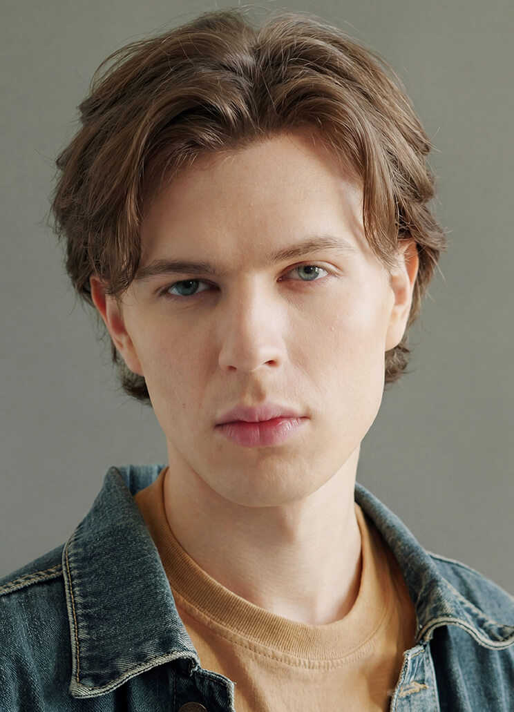 Visualize yourself with this timeless haircut by simply upload a clear photo.