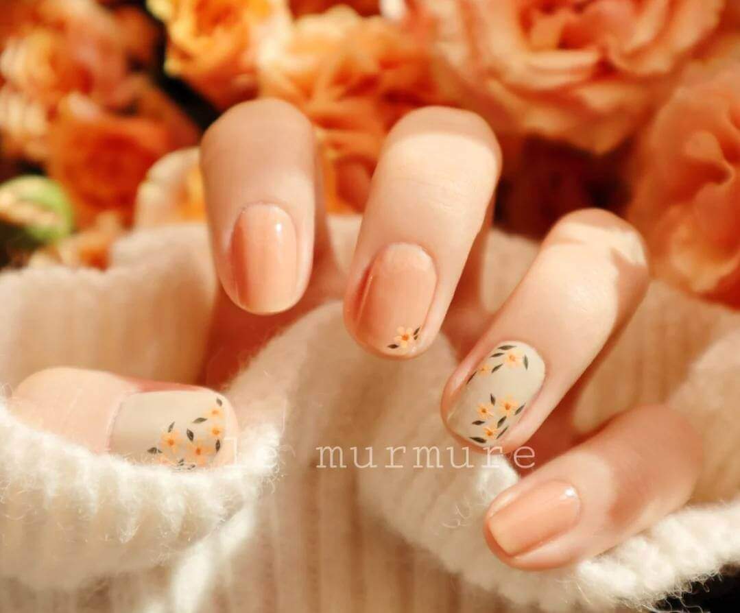 手繪橙花裸色系美甲