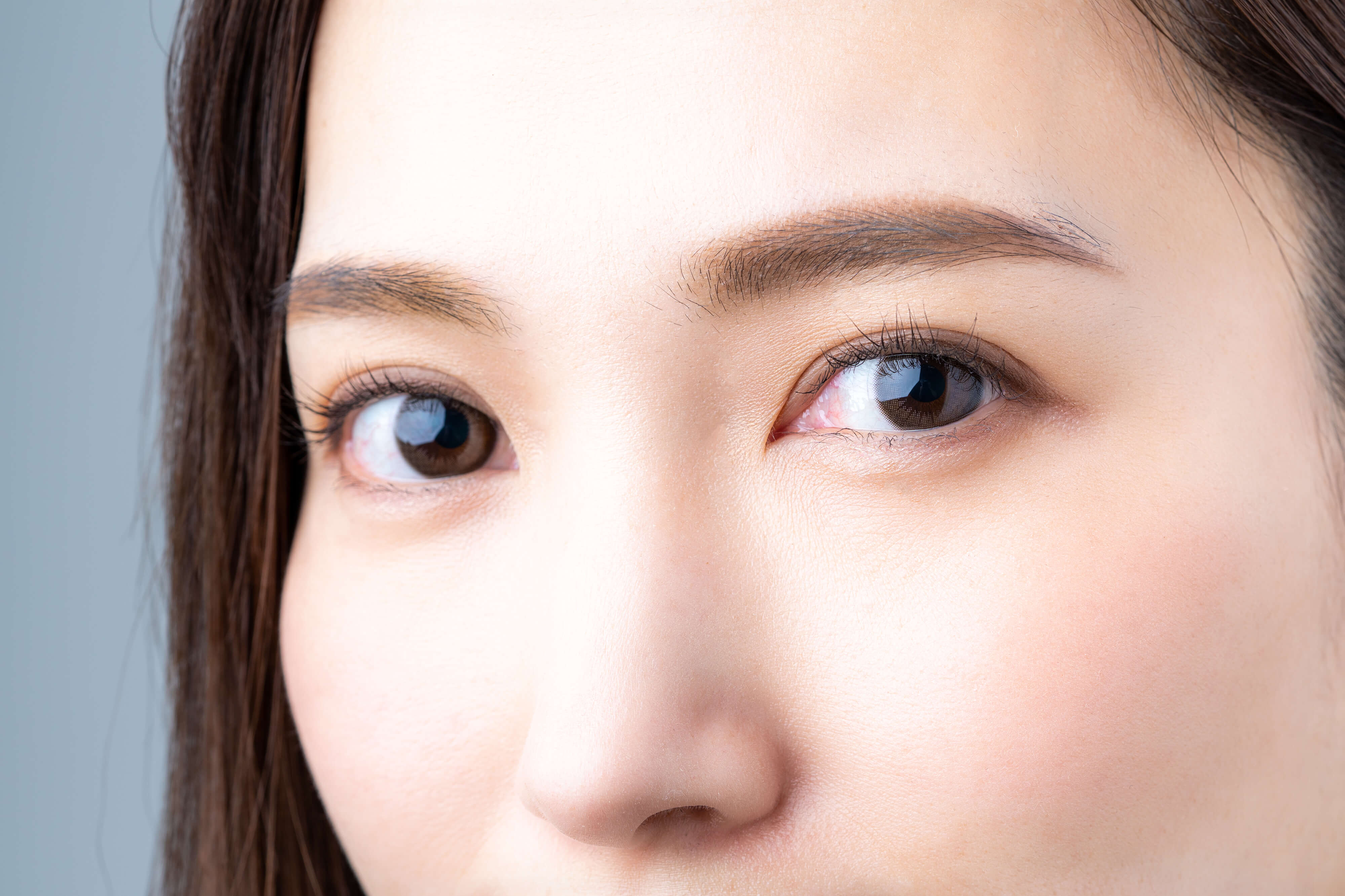 ダークトーンの瞳