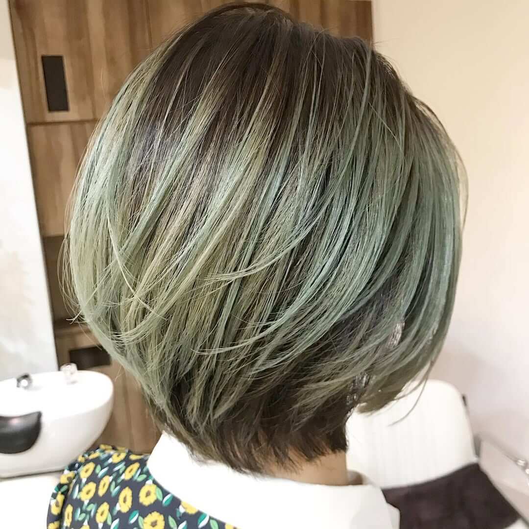 カーキグレージュ