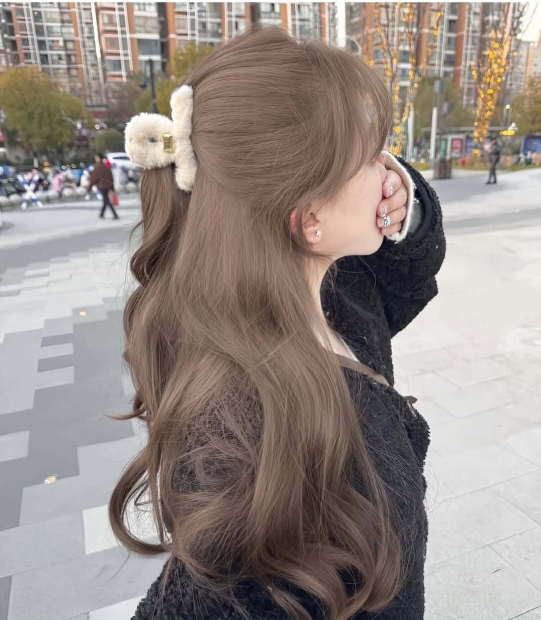 ミルクティーベージュ