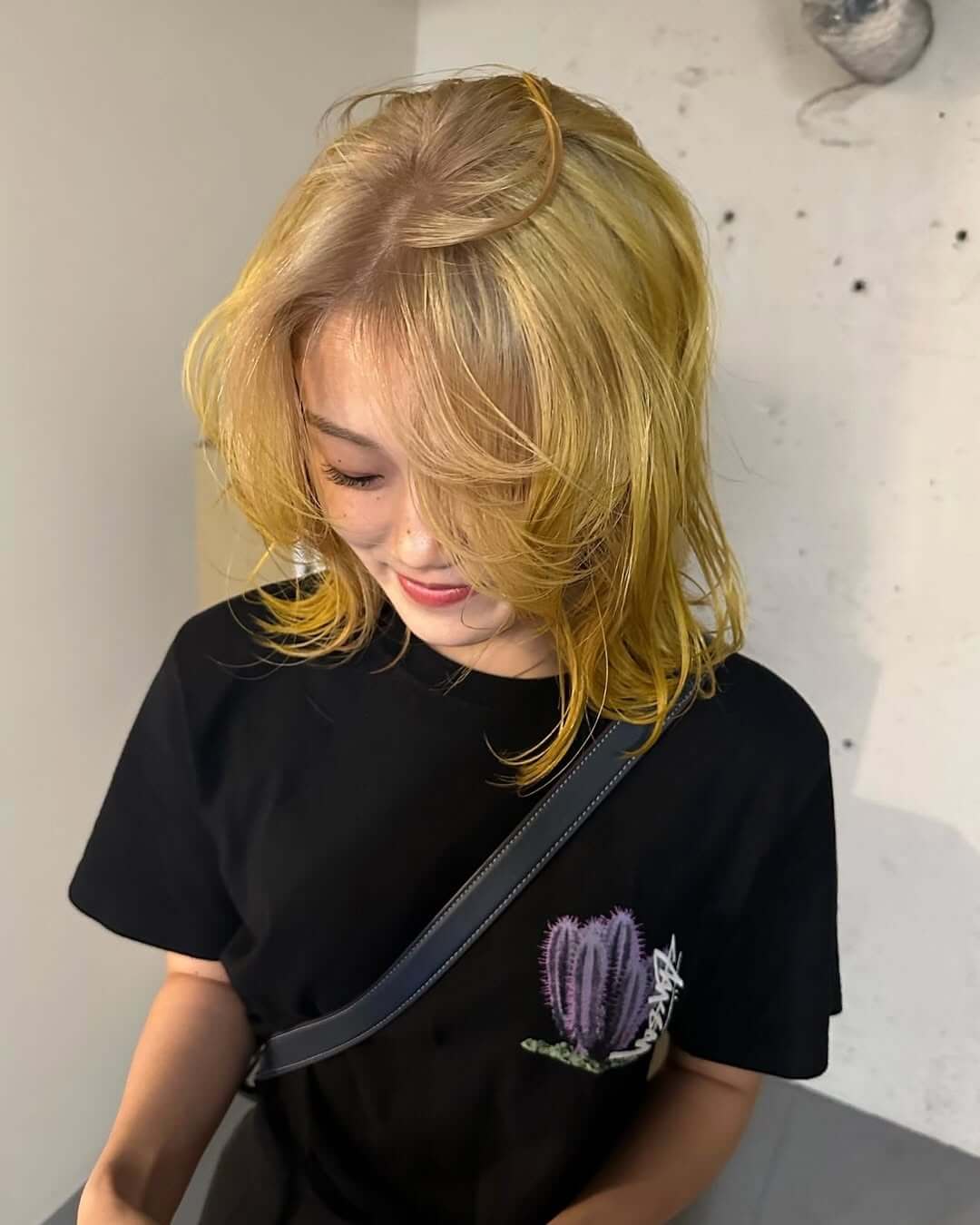 イエローベージュ