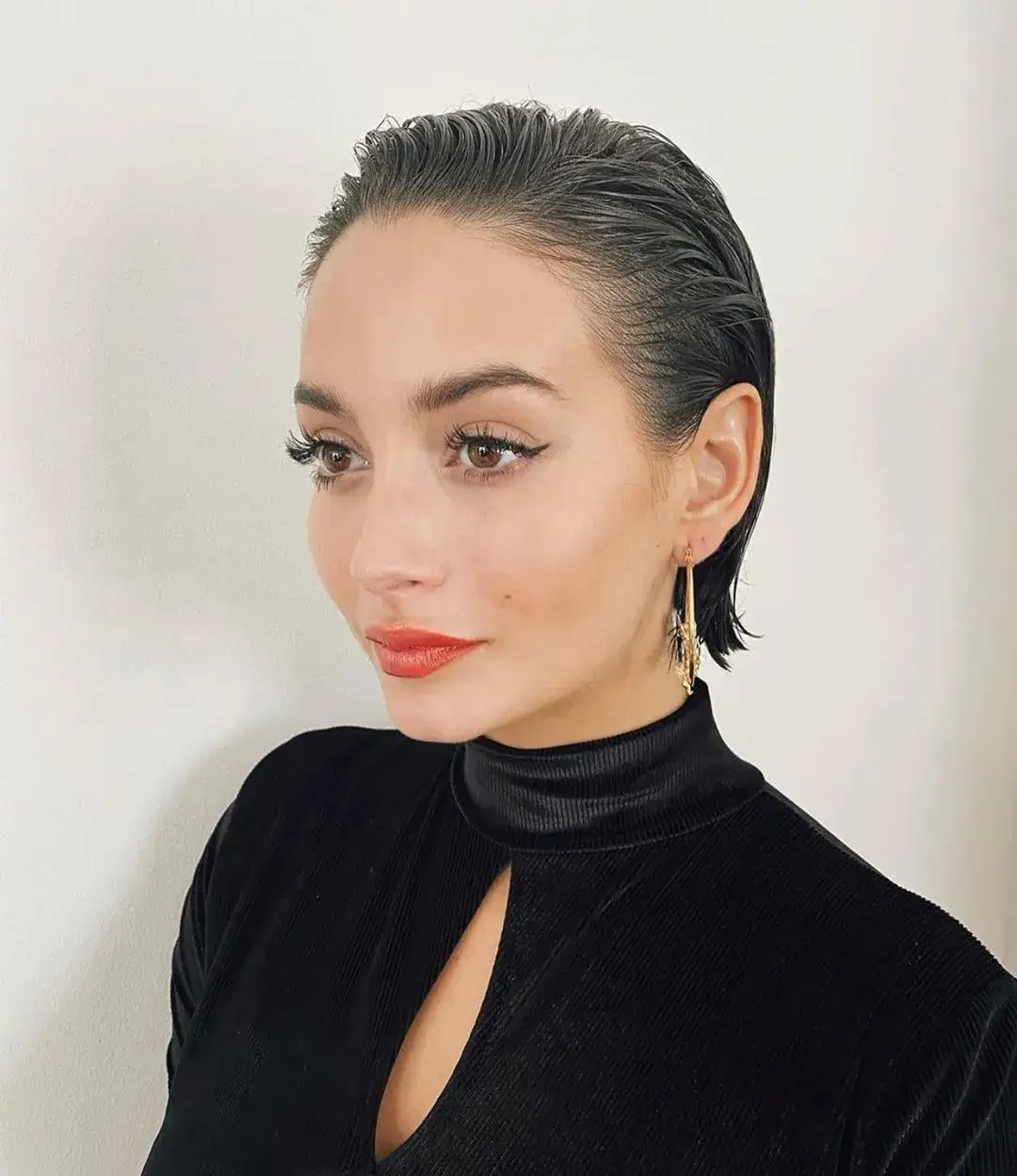 Wet Look für kurze Haare im Sommer