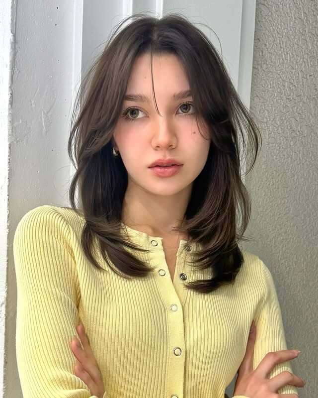 丸顔に似合うひし形シルエット×ミディアム 丸顔に似合うひし形シルエット×ミディアム