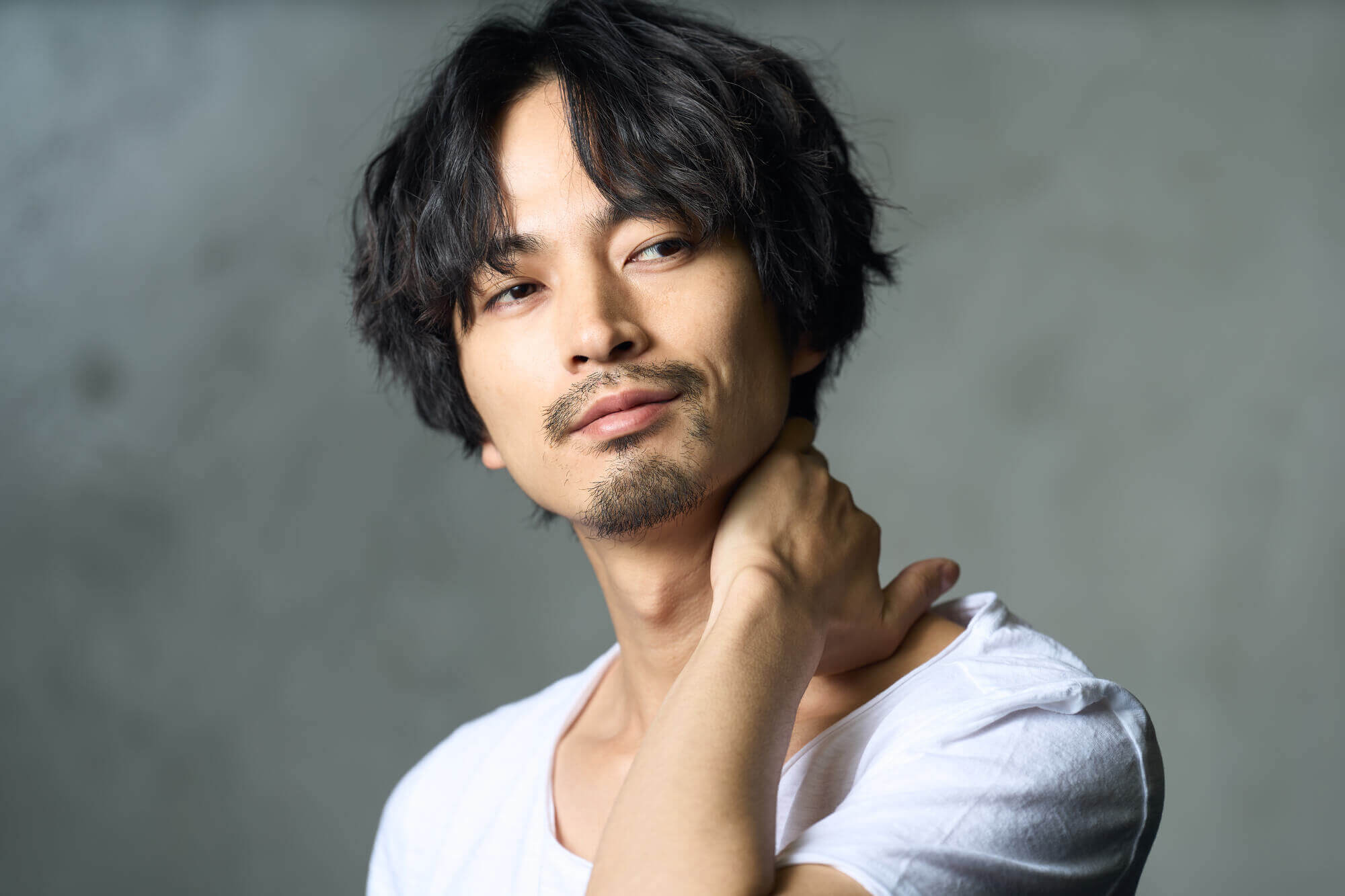 髭が似合う男性