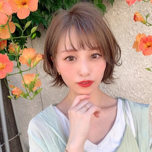 丸顔に似合う外ハネショートボブ 丸顔に似合う外ハネショートボブ