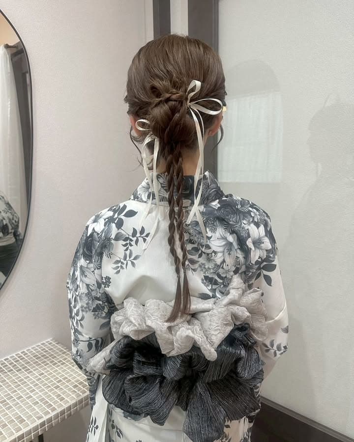 浴衣に似合うロングの可愛い髪型カチモリお団子三つ編み 浴衣に似合うロングの可愛い髪型カチモリお団子三つ編み