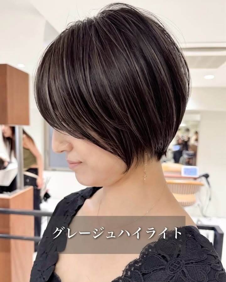 50代におすすめ大人可愛い髪色ハイライト×グレージュ 50代におすすめ大人可愛い髪色ハイライト×グレージュ