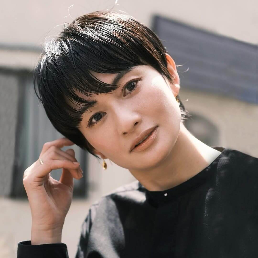 50代におすすめ可愛さと両立できるハンサムマッシュショート 50代におすすめ可愛さと両立できるハンサムマッシュショート
