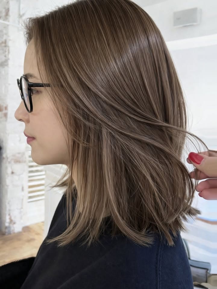 30代ママさんにおすすめのハイライト×ベージュヘアカラー 30代ママさんにおすすめのハイライト×ベージュヘアカラー