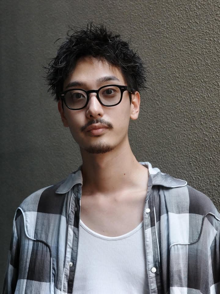 いかつい短髪スパイキーショート