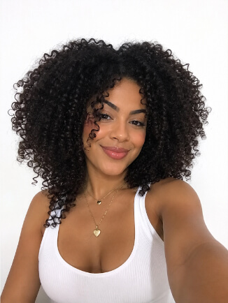corte coração para cabelo cacheado feminino volumoso
