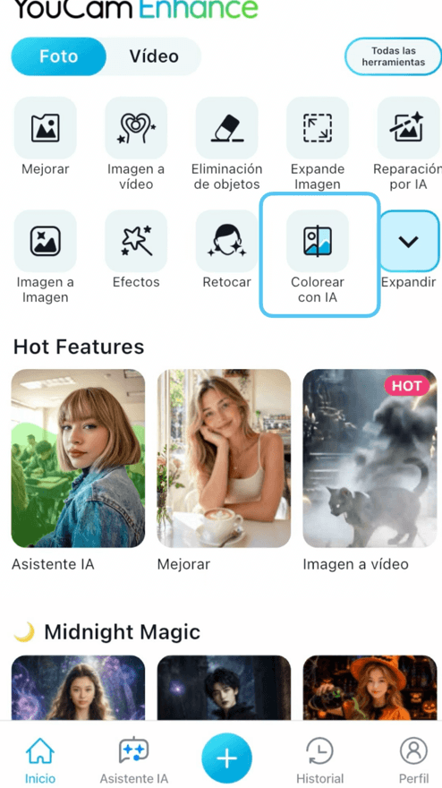 Pantalla principal de la app YouCam Enhance con las herramientas de mejora de fotos con IA Pantalla principal de la app YouCam Enhance con las herramientas de mejora de fotos con IA