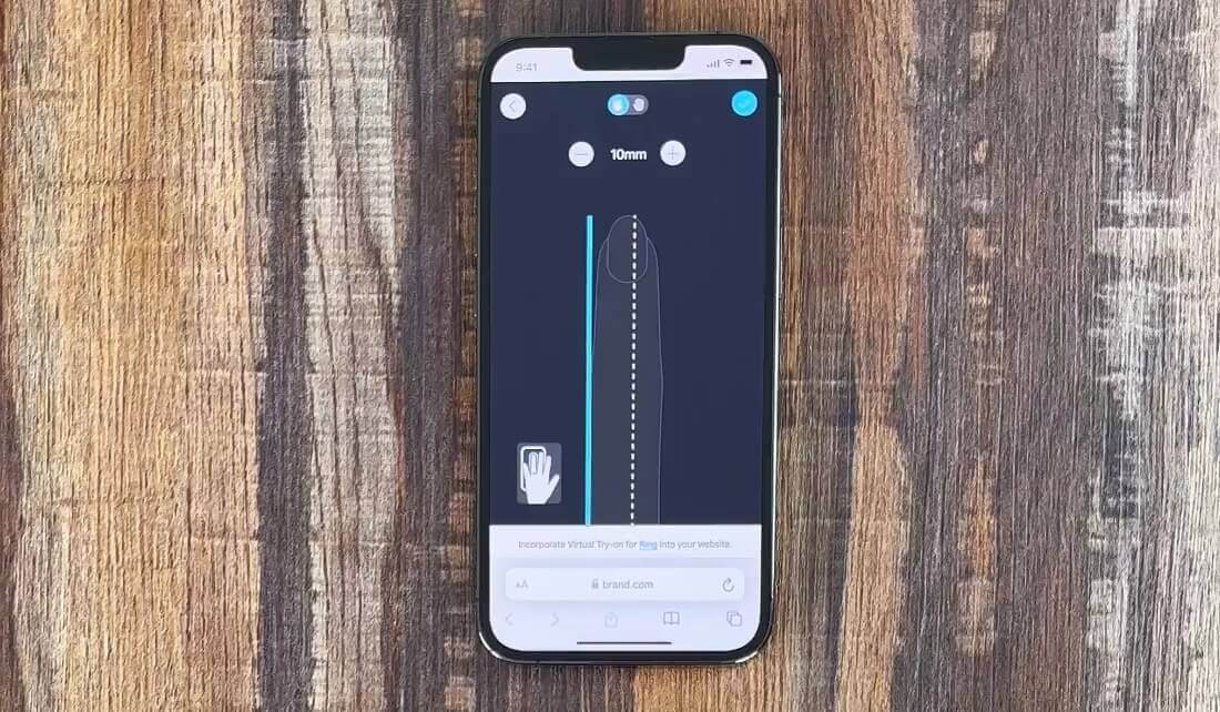 Virtual ring sizer measuring finger size for online jewelry shoppers