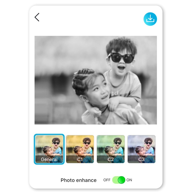 Zwei Kinder in einem digitalen Vorher-Nachher-Vergleich, verbessert durch ein KI-Tool mit mehreren Filteroptionen. 