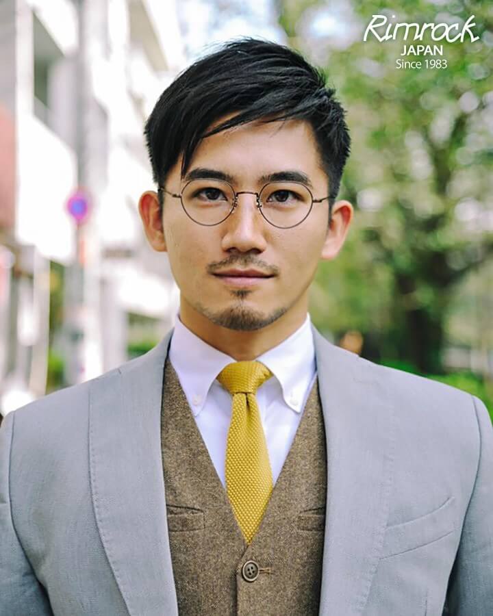 ビジネス重視のメガネが似合うヘアスタイル|メガネが似合うメンズ髪型おすすめ(おすすめ10選) ビジネス重視のメガネが似合うヘアスタイル メガネが似合うメンズ髪型(おすすめ10選)