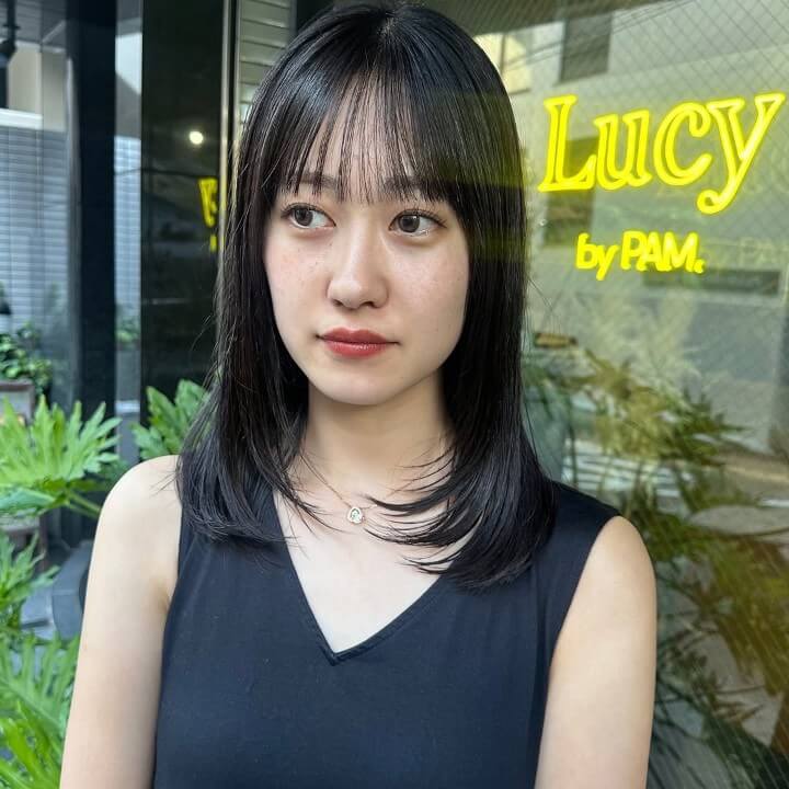 ミディアムヘアの黒髪スタイル 黒髪 似合う髪型（髪の長さ別）