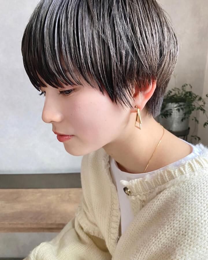 ショートヘアの黒髪スタイル 黒髪 似合う髪型（髪の長さ別）