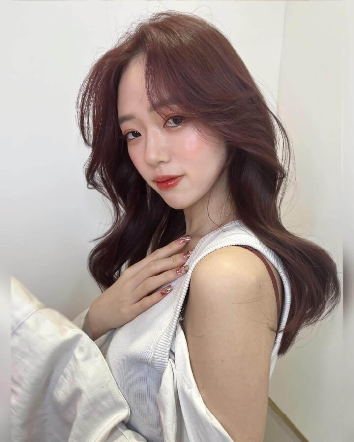 ブルベ冬暗めヘアカラー暗めチェリー|ブルベ冬に似合う髪色 ブルベ冬暗めヘアカラー暗めチェリーのヘアカラー例