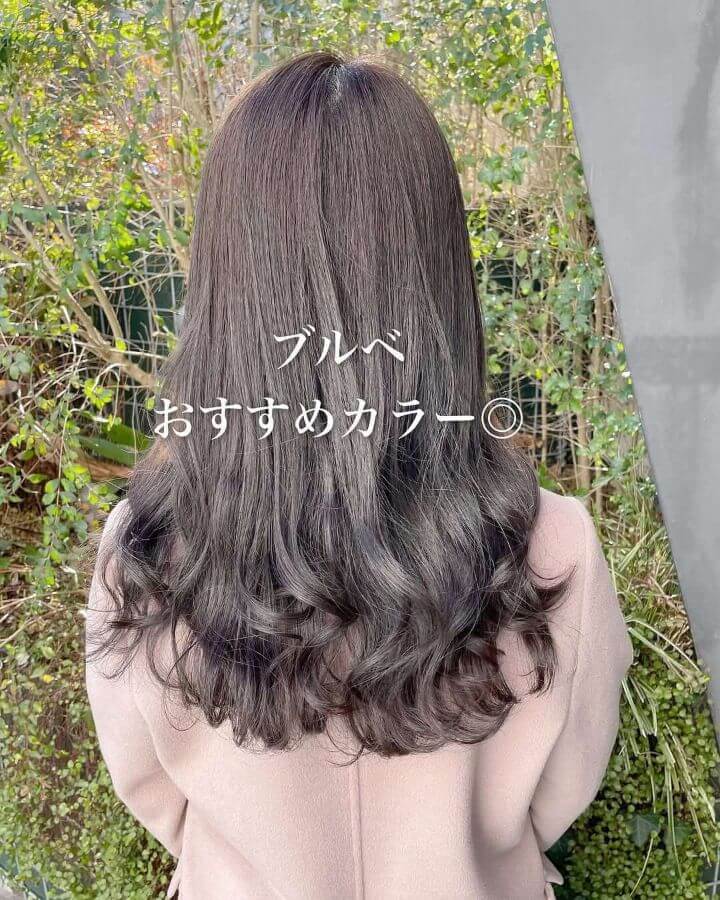 セピアグレージュ|肌が白く見える髪色おすすめ(ブルベ向き) セピアグレージュ 肌が白く見える髪色(ブルベ向き)