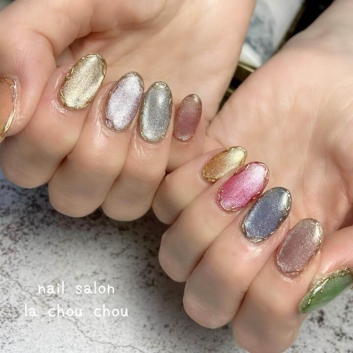 色黒さんおすすめネイルデザイン③|カラフルネイル×マグネット 色黒さんネイルデザイン③カラフルネイル×マグネット