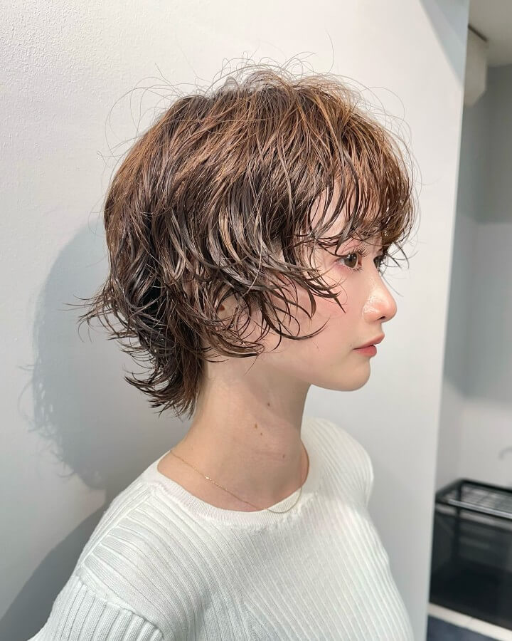 ショートウルフパーマ|吉瀬美智子さん風髪型おすすめ(50代) ショートウルフパーマ 吉瀬美智子さん風髪型(50代)