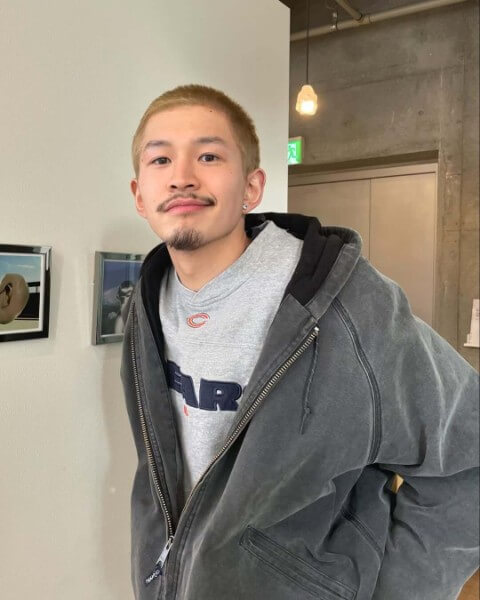 髭に似合う坊主×カラーショートの髪型 髭に似合う坊主×カラーショートの髪型